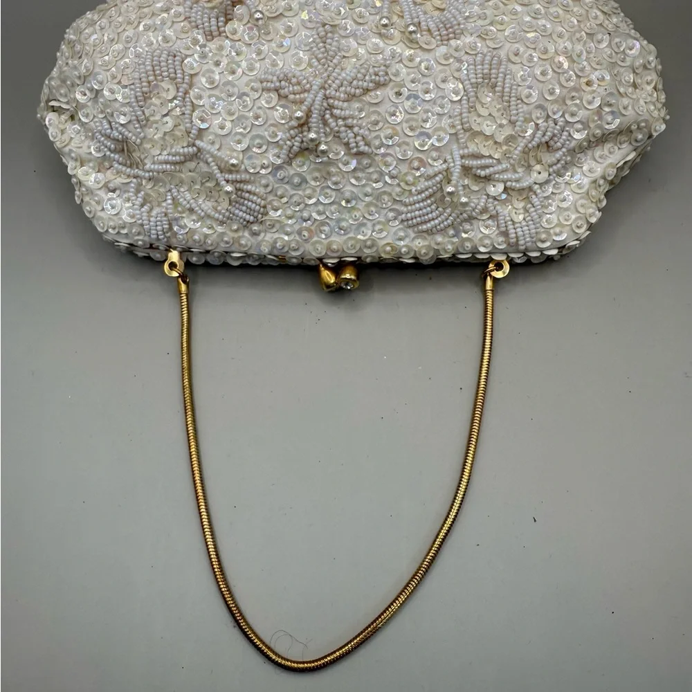 Elegant Beaded/Sequin, Gold Accents, with chain handle - Picture 8 of 14